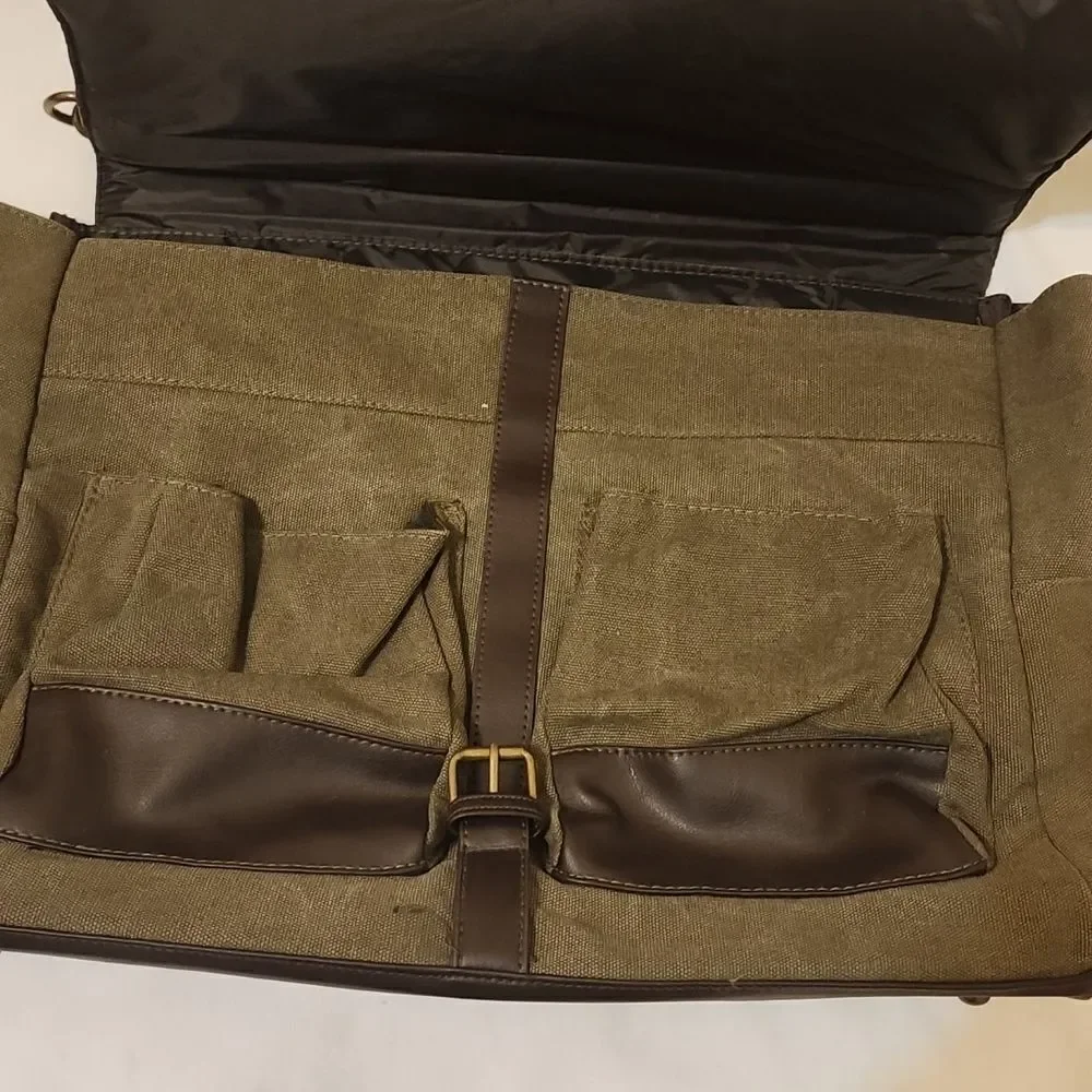 Chaps laptop bag with shoulder‎ strap NEW with no tags